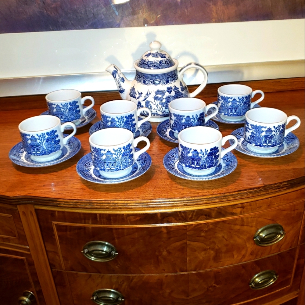 Churchill English Porcelain Willow Pattern Cup and Saucer (1)